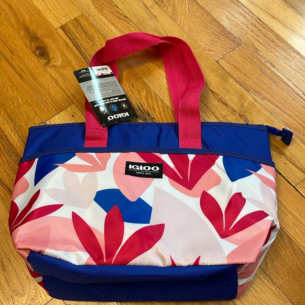 Igloo Mini Insulated Tote Cooler Bag. 9 Can Max Capacity. Tropical Blossom. NWT!